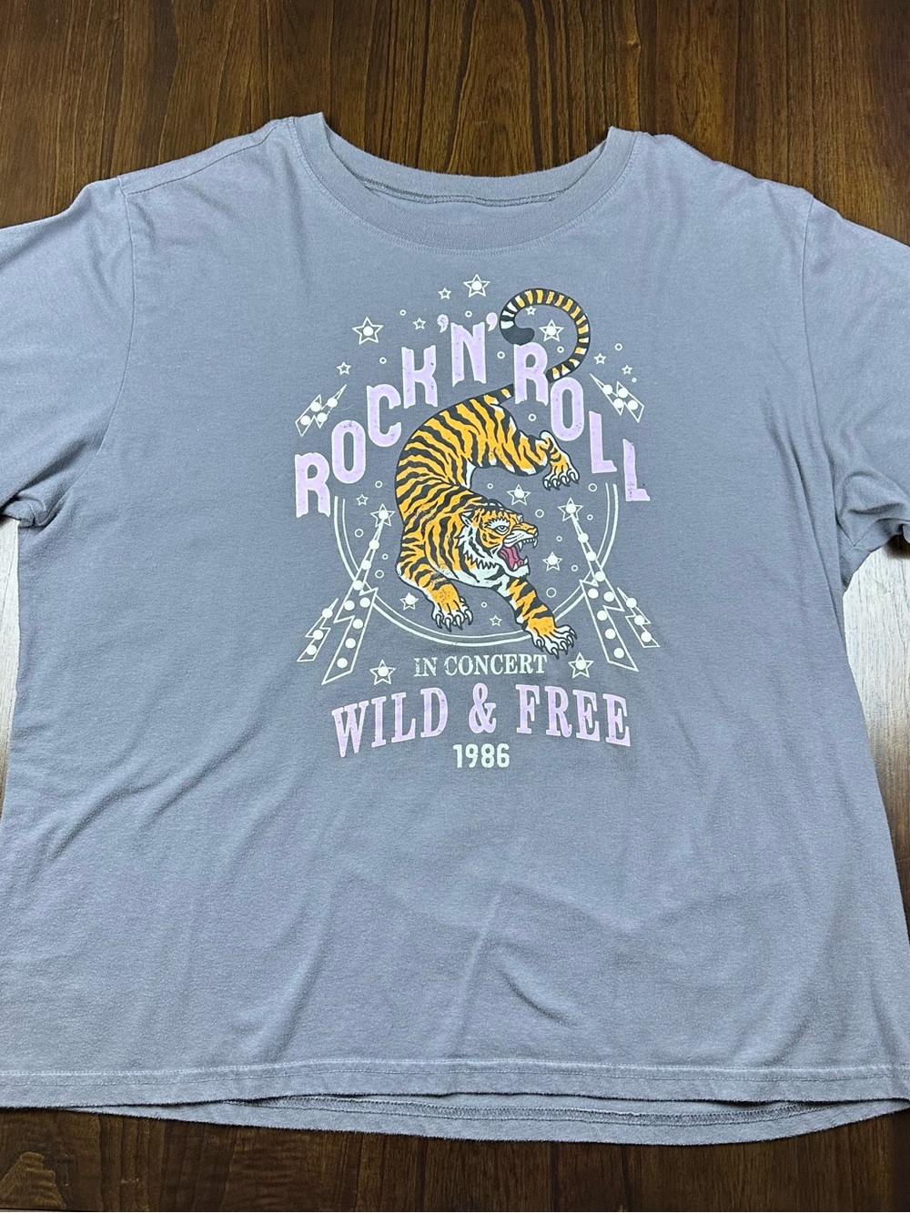 ModernLux "In Concert Wild & Free 1986" Women's Vintage Concert T-Shirt - XXL